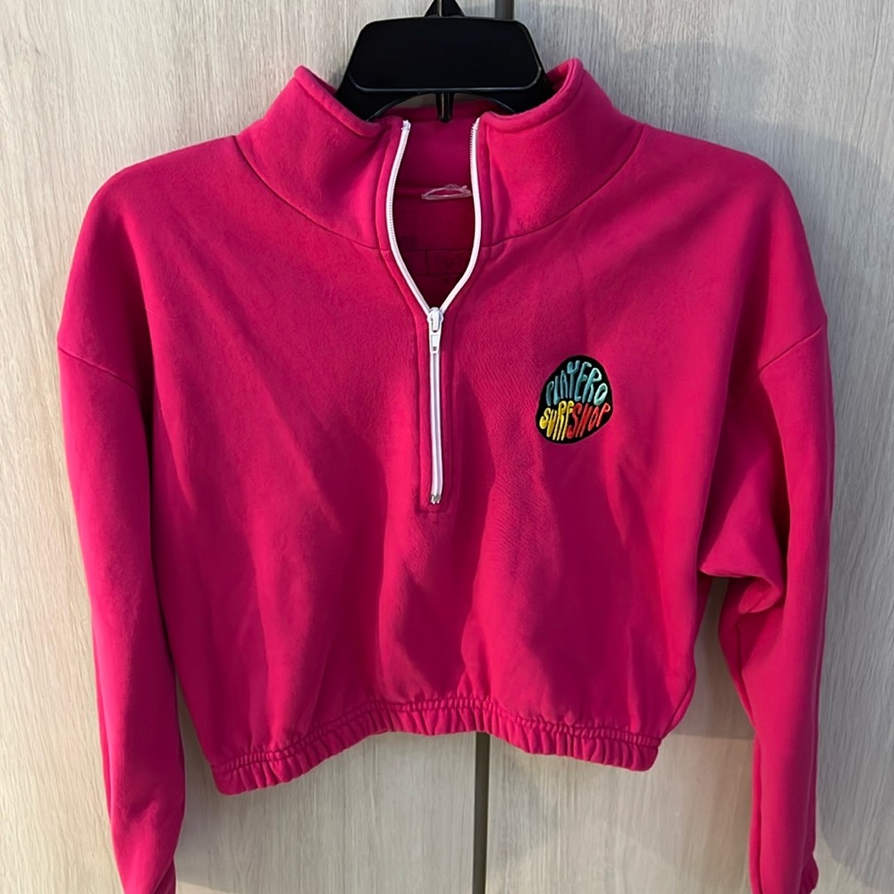 101. Playero Surf Shop Cropped Fuchsia Sweater